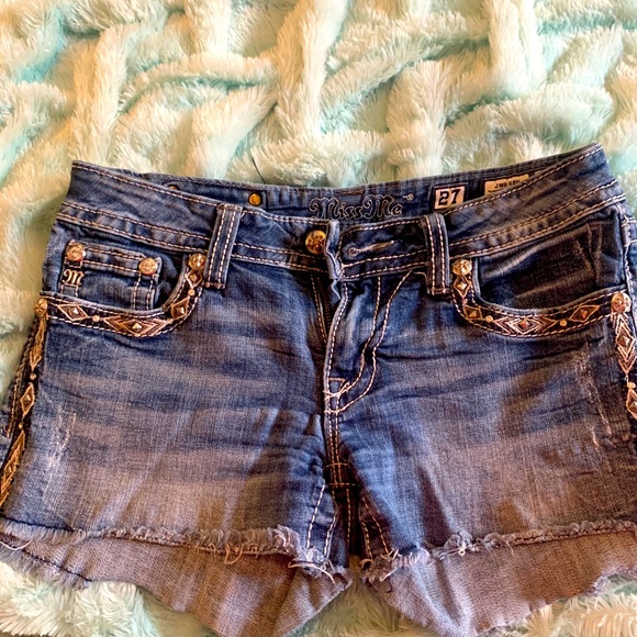 Miss Me Jean Shorts Size 27 - Picture 1 of 3